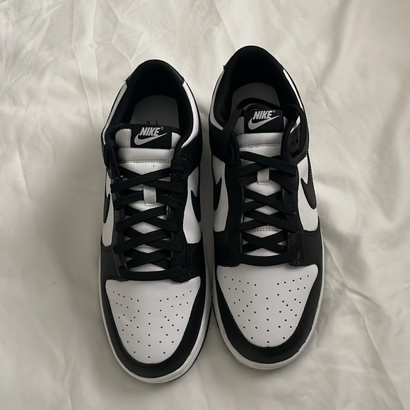 Black and white Nike low tops NWOT - Picture 2 of 8